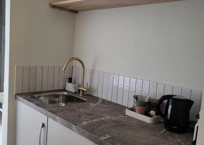 فندق مبيت وإفطار Ut Zuuje